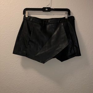 Zara black faux leather skort